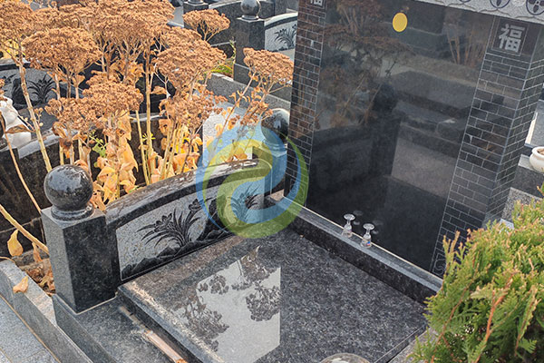 北京墓地是否允许在草坪上摆放鲜花或其他装饰品? 北京墓地是否允许在草坪上摆放鲜花或其他装饰品?